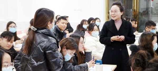 杨陵 专家指导+名师授课+培优补弱+日清月结的教学模式