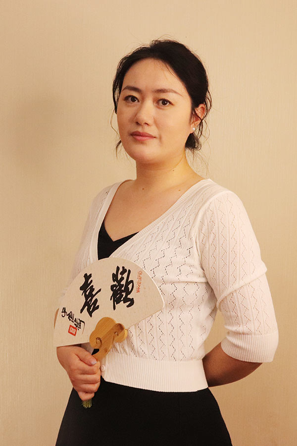 杨陵石亚利 研究生学历,毕业于陕西师范大学