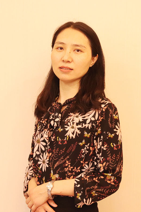 杨陵王晓娜 研究生学历,毕业于华南师范大学